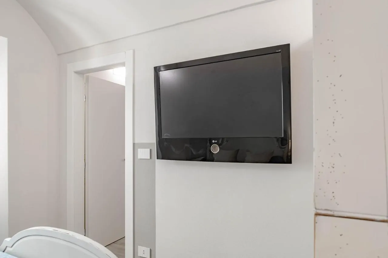 H11 Piccola Perla A Un Passo Dal Mare Apartment Santo Stefano al Mare 0*,  Italy